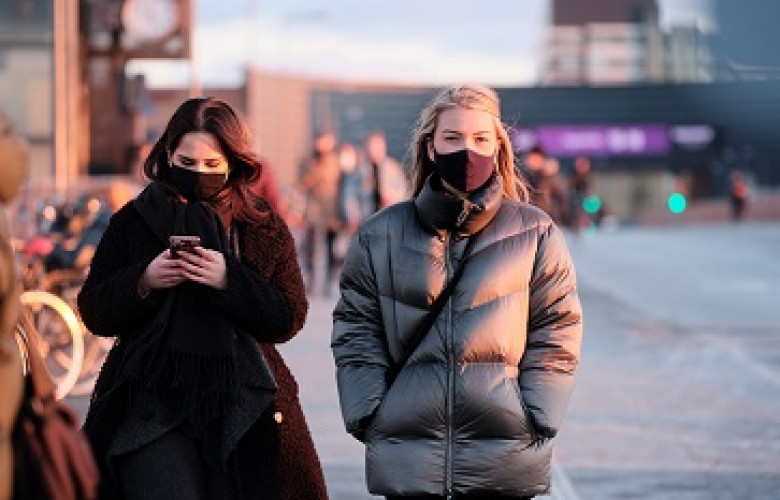 230202 Women wearing face masks in Copenhagen 51087395881